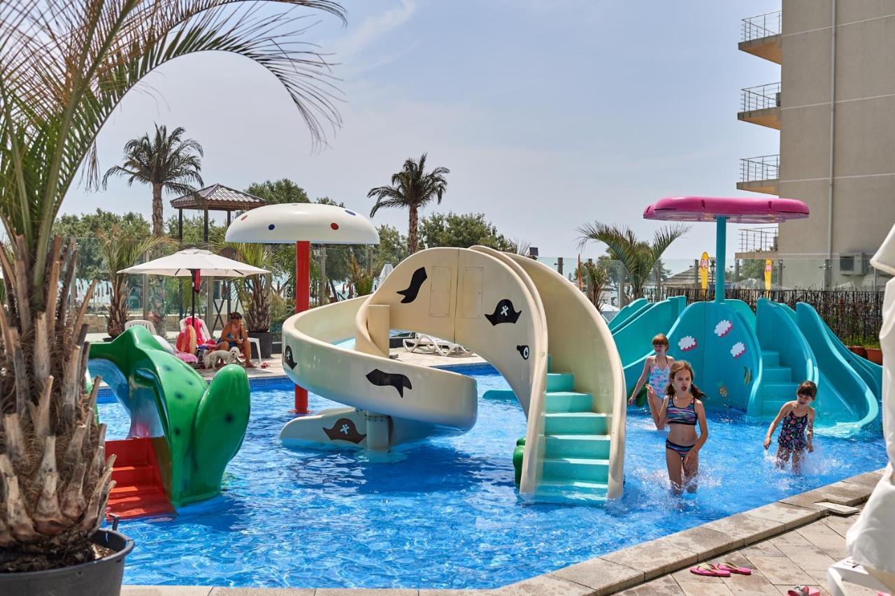 Cristalex Aparthotel & Spa Mamaia Nord Năvodari Екстериор снимка